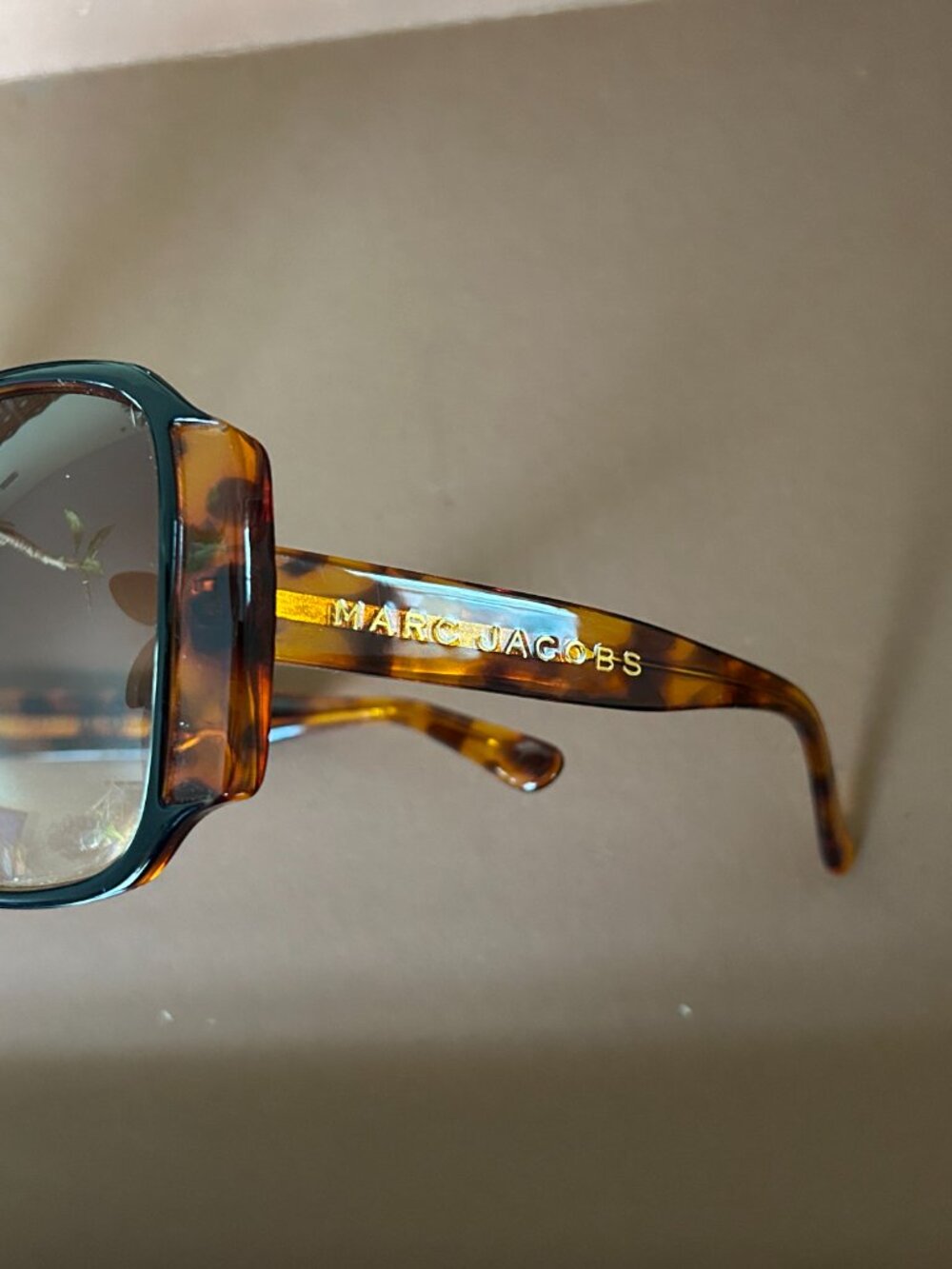*Vintage Marc Jacobs* Oversized Tortoise Shield Sunglasses – Model MJ 121/S - Picture 5 of 10